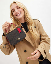 Coach con asa superior Lysa Con Detalles Rojos