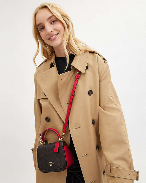 Coach con asa superior Lysa Con Detalles Rojos