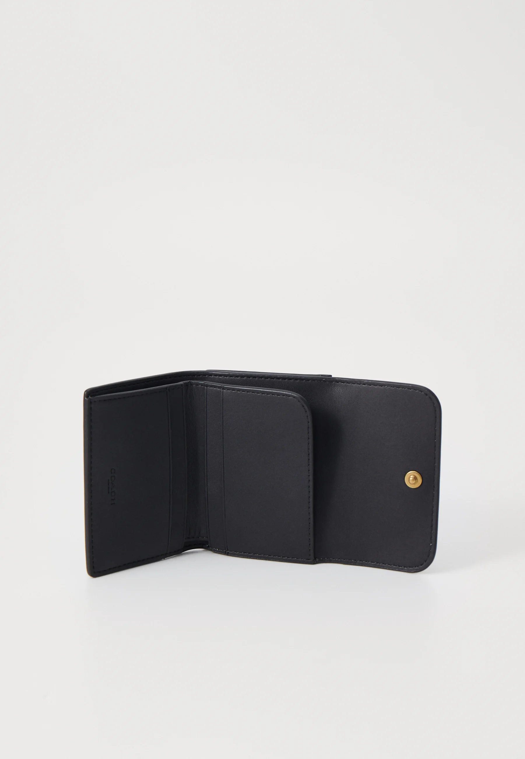 Coach Essential Card Holder Wallet