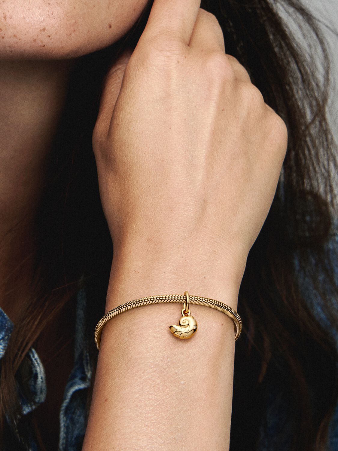Charm Dorado Colgante Caracola Encantada de La Sirenita de Disney