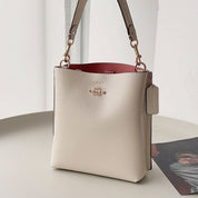 Coach Bucket Mollie Chalk Cuero Liso