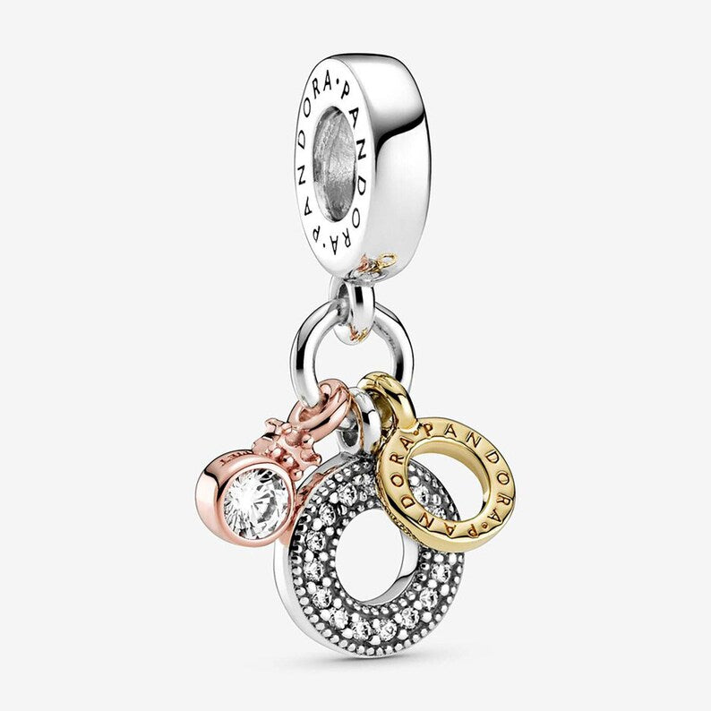 CHARM COLGANTE TRIPLE MONOGRAMA Y LOGOTIPO