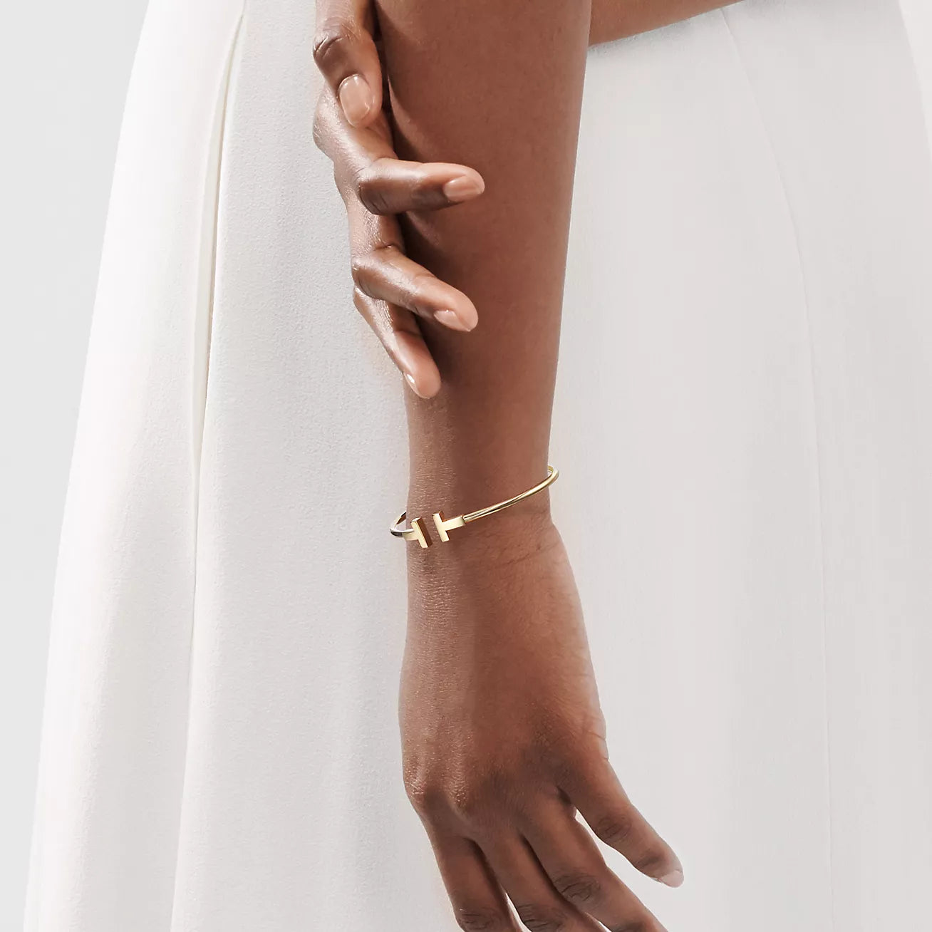 Pulsera Tiffany T Wire Dorada